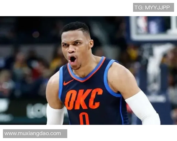 305爵士与灰熊激战正酣球员表现引发球迷热议与期待